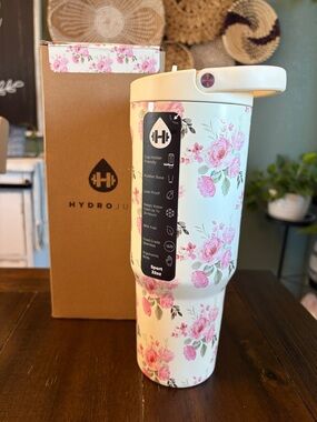 Hydrojug Sport (32oz) in KEEPSAKE! New! Limited Edition!